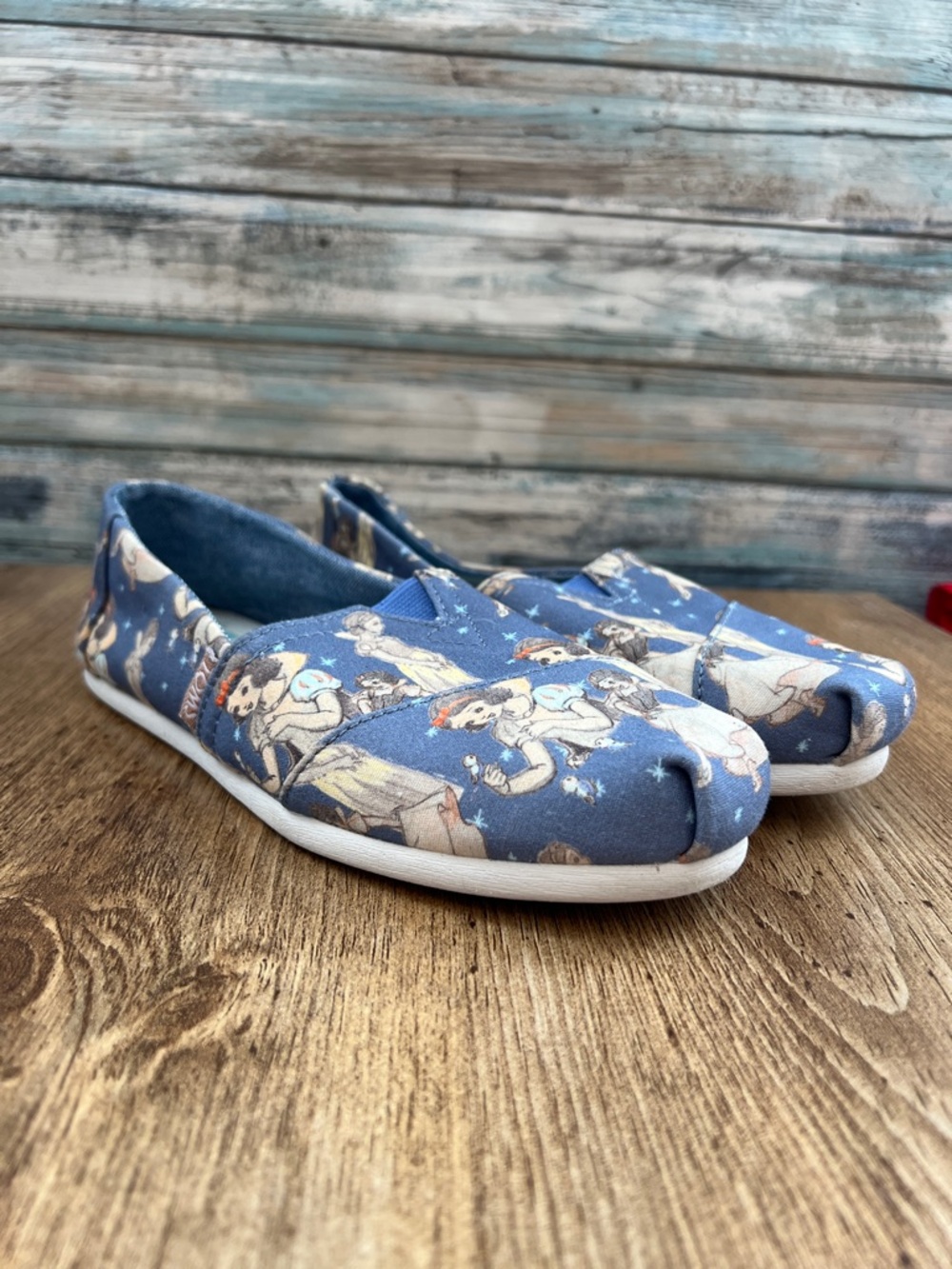 Toms x Disney Snow White Slip On Shoes